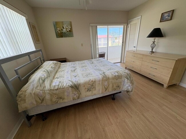 Building Photo - 113 Waltham E