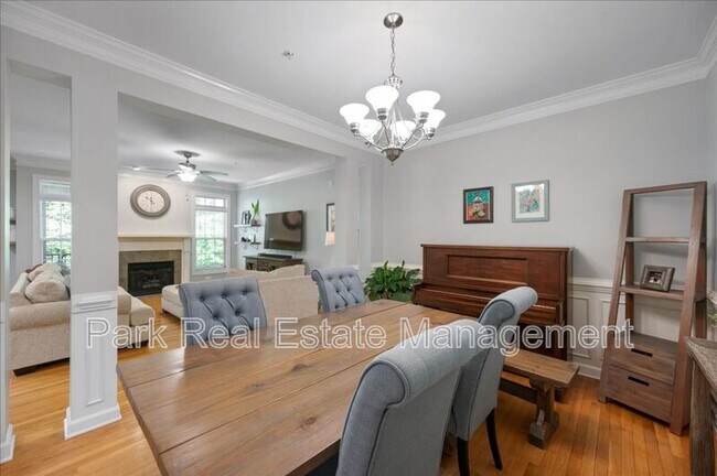 Foto del edificio - 221 Towne Ridge Ln