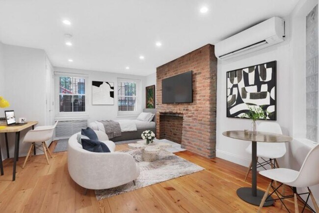 Building Photo - 0 bedroom in New York NY 10014