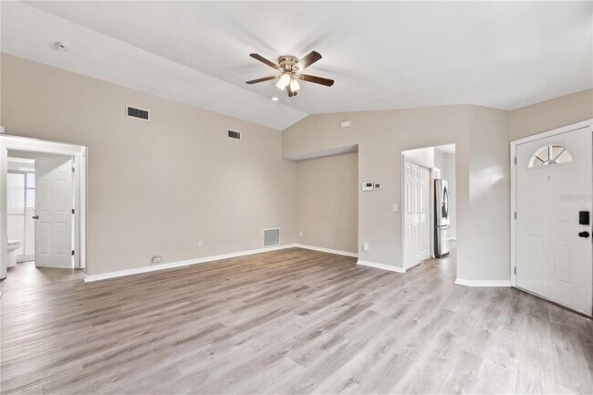 Foto del edificio - 9910 Dean Cove Ln