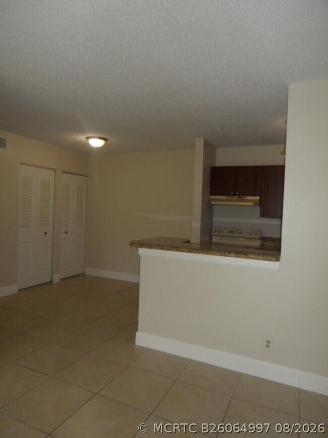Foto del edificio - 10773 Cleary Blvd