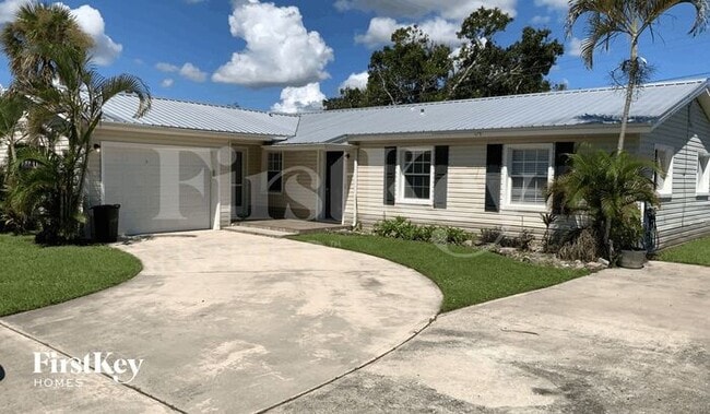 Building Photo - 1034 Hermosa Dr