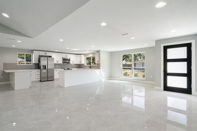 Foto del edificio - 2410 Walnut Bend Ln