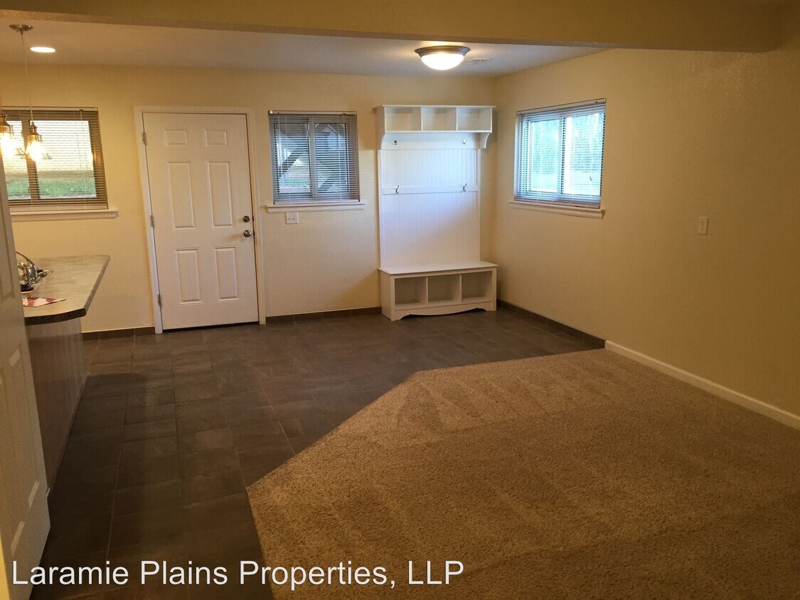 Foto principal - 1407 E Flint St