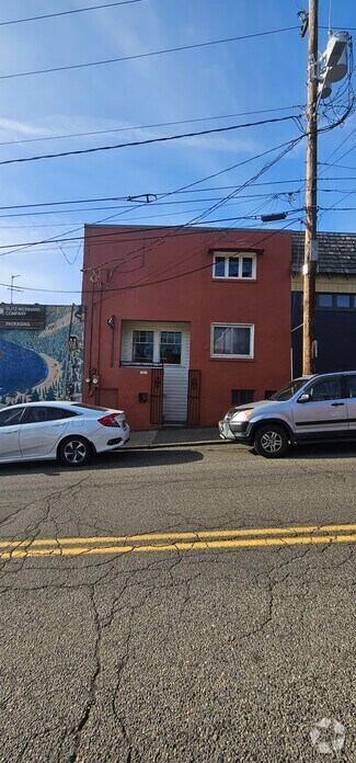 Building Photo - 7825 SW 35th Ave