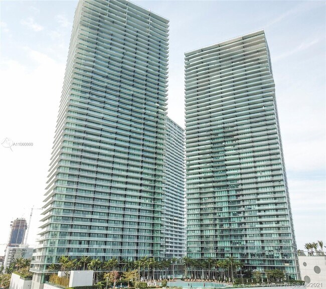 Foto del edificio - 650 NE 32nd St