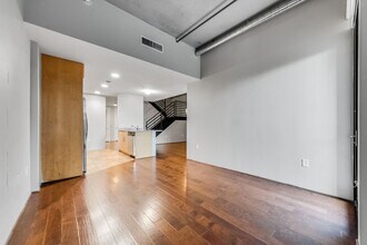 Building Photo - 353 E Bonneville Ave