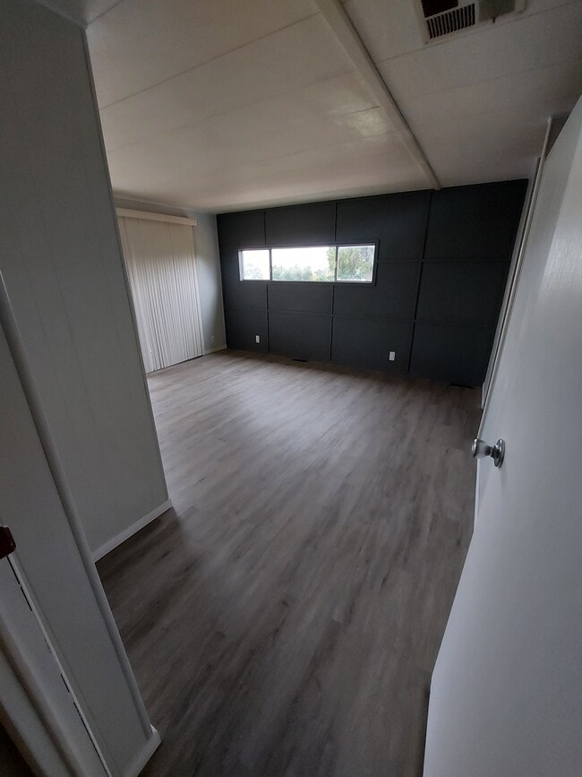 Building Photo - 10433 Overland Trl