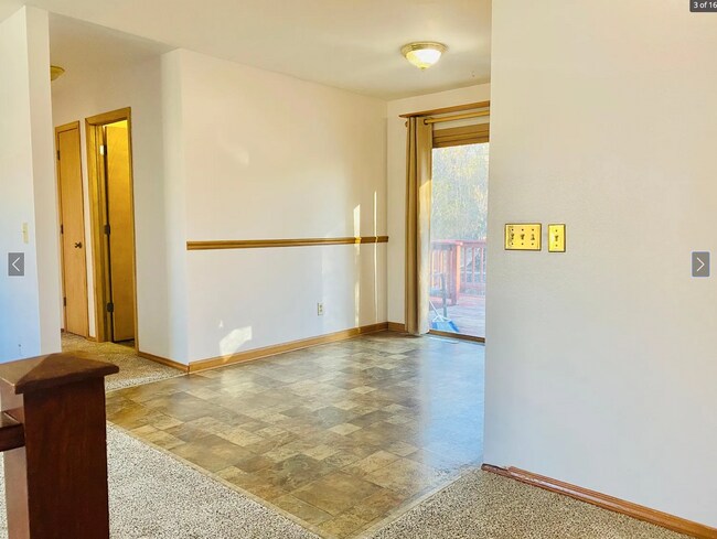 Foto del edificio - 237 Willow Dr