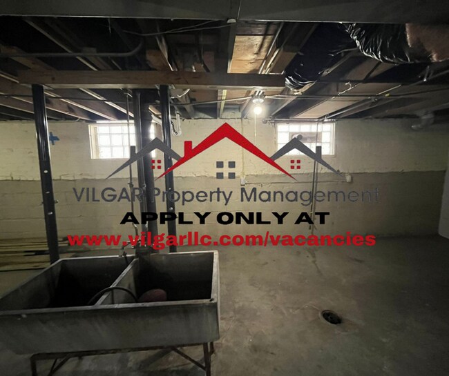Building Photo - 3 - bedroom, 2 bonus rooms, 1 bath house i...