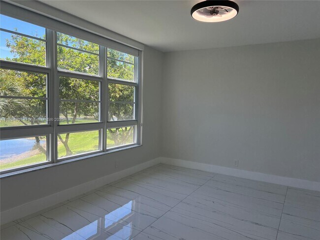 Building Photo - 3090 N Course Dr