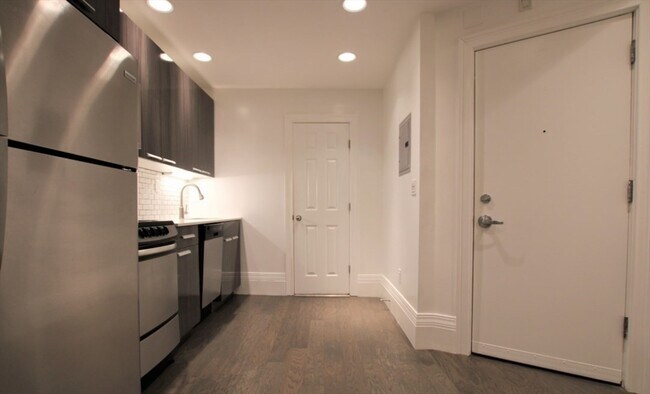 Foto del edificio - 270 Newbury St