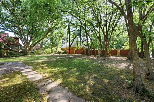 Foto del edificio - 3739 Bell St