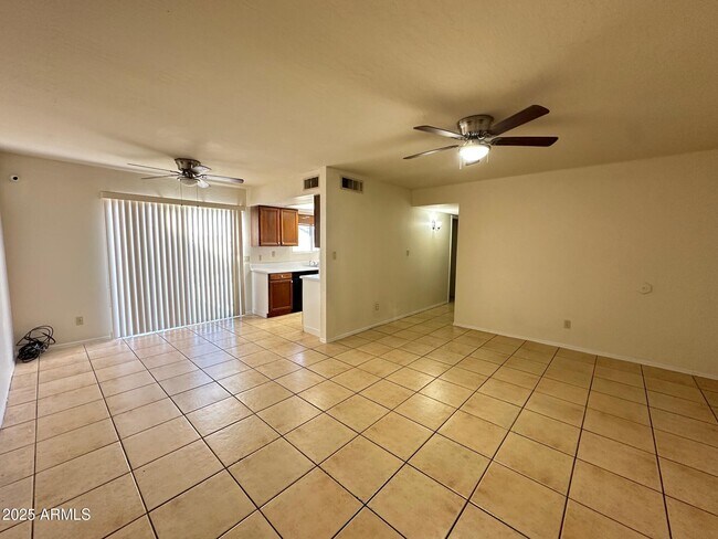 Foto del edificio - 4846 W Northern Ave