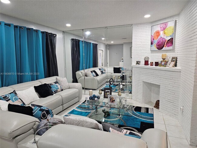 Foto del edificio - 7731 Indigo St