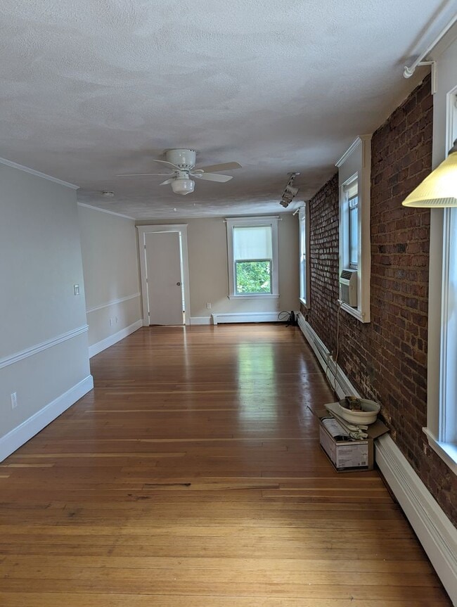 Photo - September 1 Brighton Cleveland Circle 2 bedroom for 9/1! Apartment