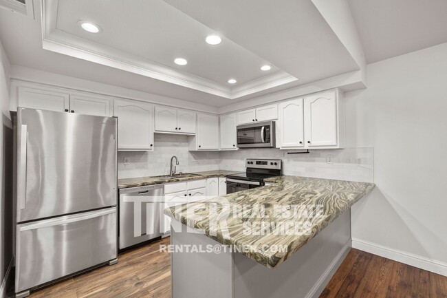 Building Photo - Beautifully remodeled Sacramento half-plex