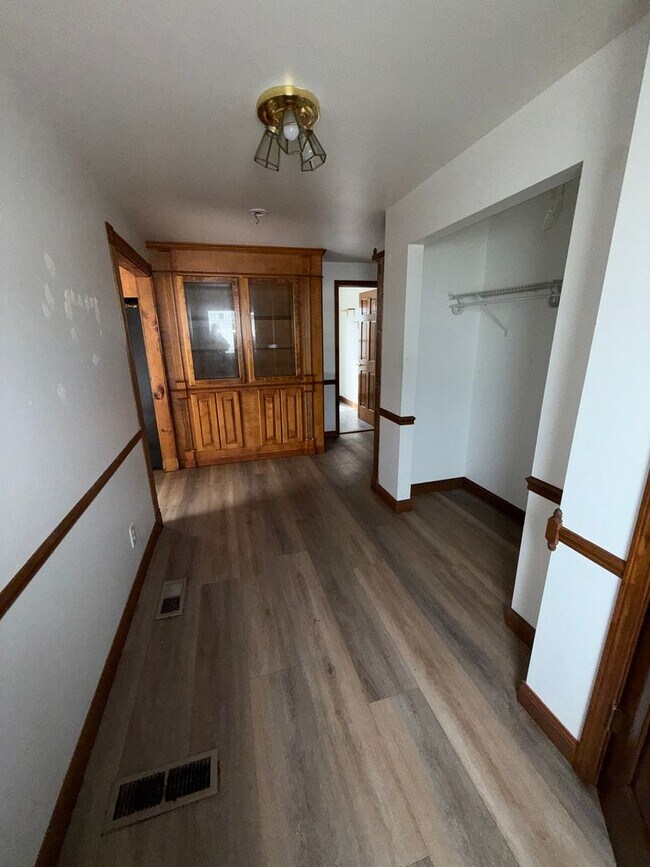 Foto del edificio - Beautiful 2 Bed 2 Bath Home - Includes Stove & Refrigerator
