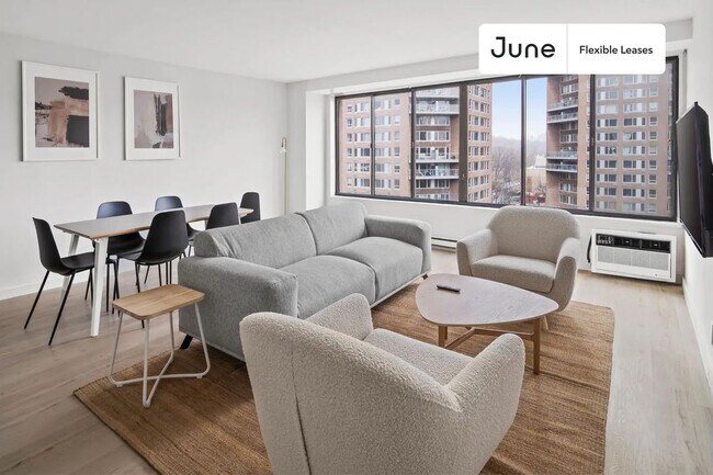 Foto del edificio - Modern ROOM at The Heritage House