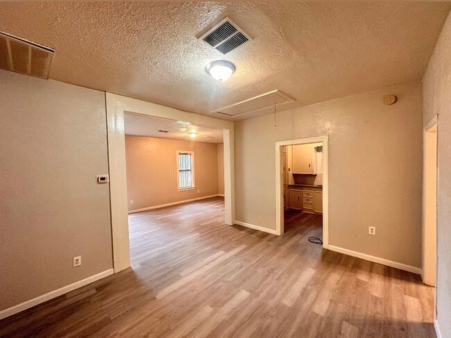 Foto del edificio - 330 Gordy Rd