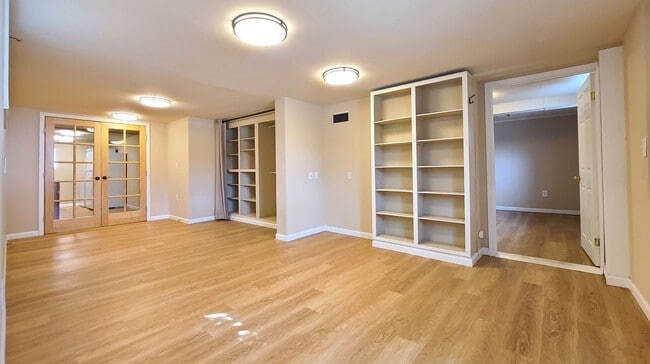 Foto del edificio - Ground Floor 1 Bed/1 Bath Apartment close ...