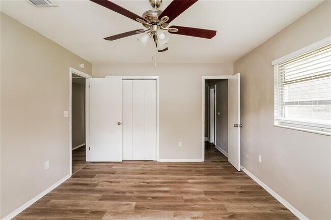 Foto del edificio - 1247 Kingston Ave