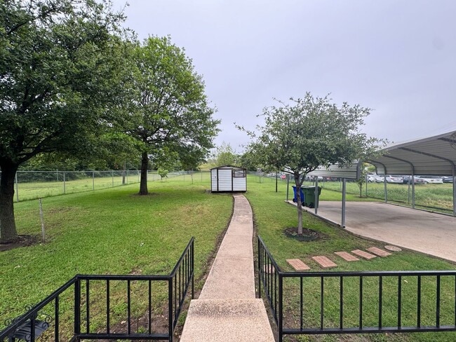 Building Photo - Move in Ready Balch Springs Home!  Mesquit...
