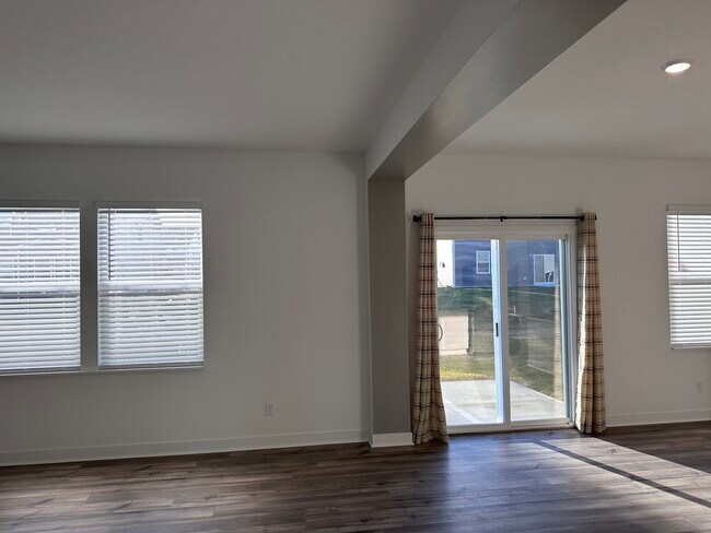 Building Photo - 2117 Egbert Rd