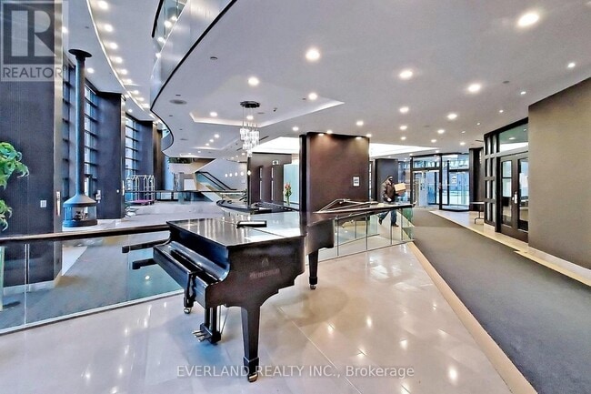 Photo du bâtiment - 23 Sheppard Ave E