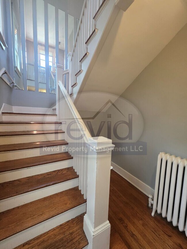 Photo - 29 N Cox St Apartment