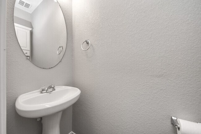 Foto del edificio - 16130 Beachside Pl