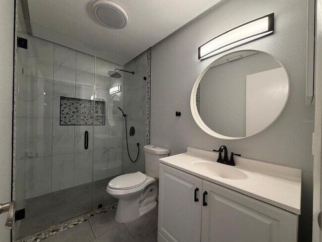 Foto del edificio - 8643 Mallard Reserve Dr