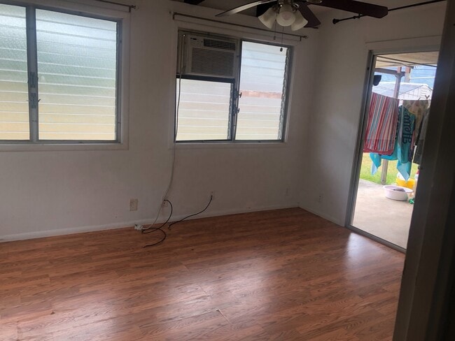 Building Photo - 45-308 Lehuuila St Kaneohe, HI -Back Unit