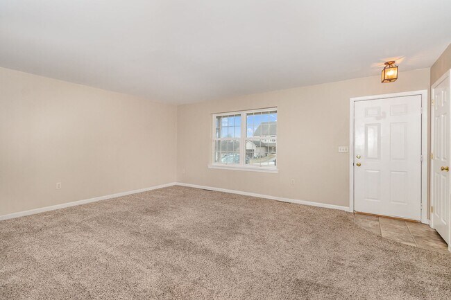 Building Photo - 1440 Lakeside Dr