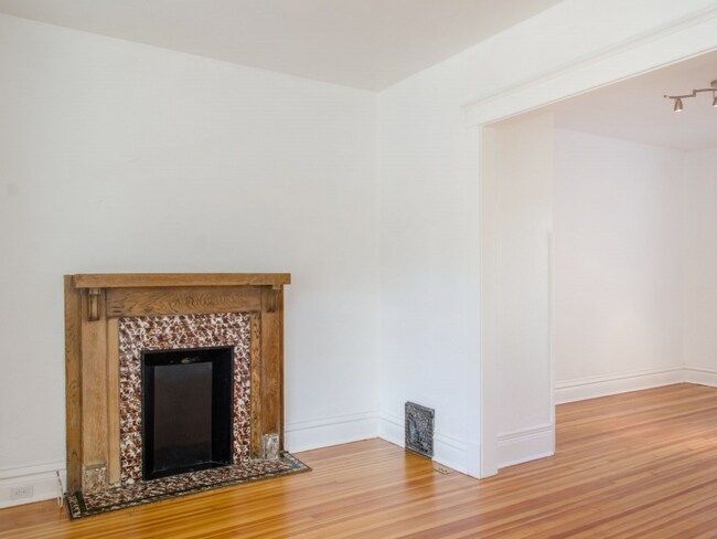 Building Photo - 506 S Washington St
