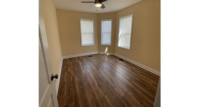 bedroom #1 - 5424 S Union Ave
