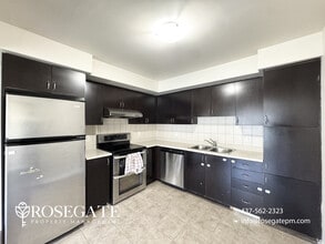 Building Photo - 60 Fairwood Cir