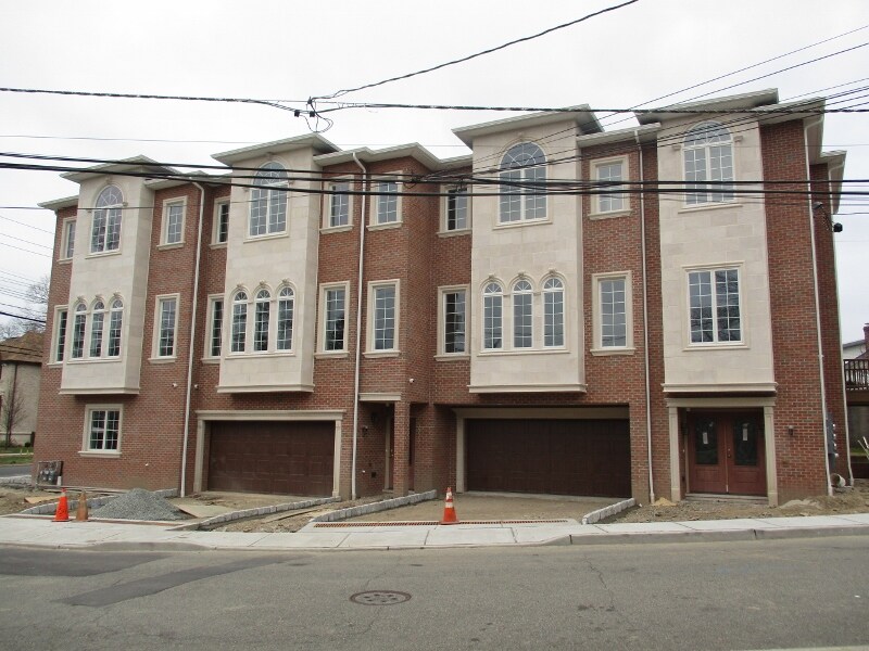 27 Cumbermeade Rd, Fort Lee, NJ 07024 Apartments in Fort Lee, NJ