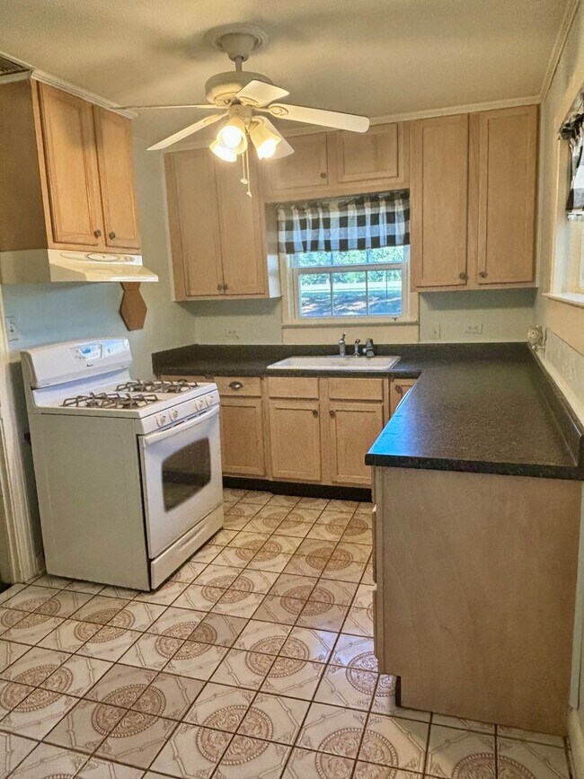 Foto del edificio - Cute Cottage For Rent!