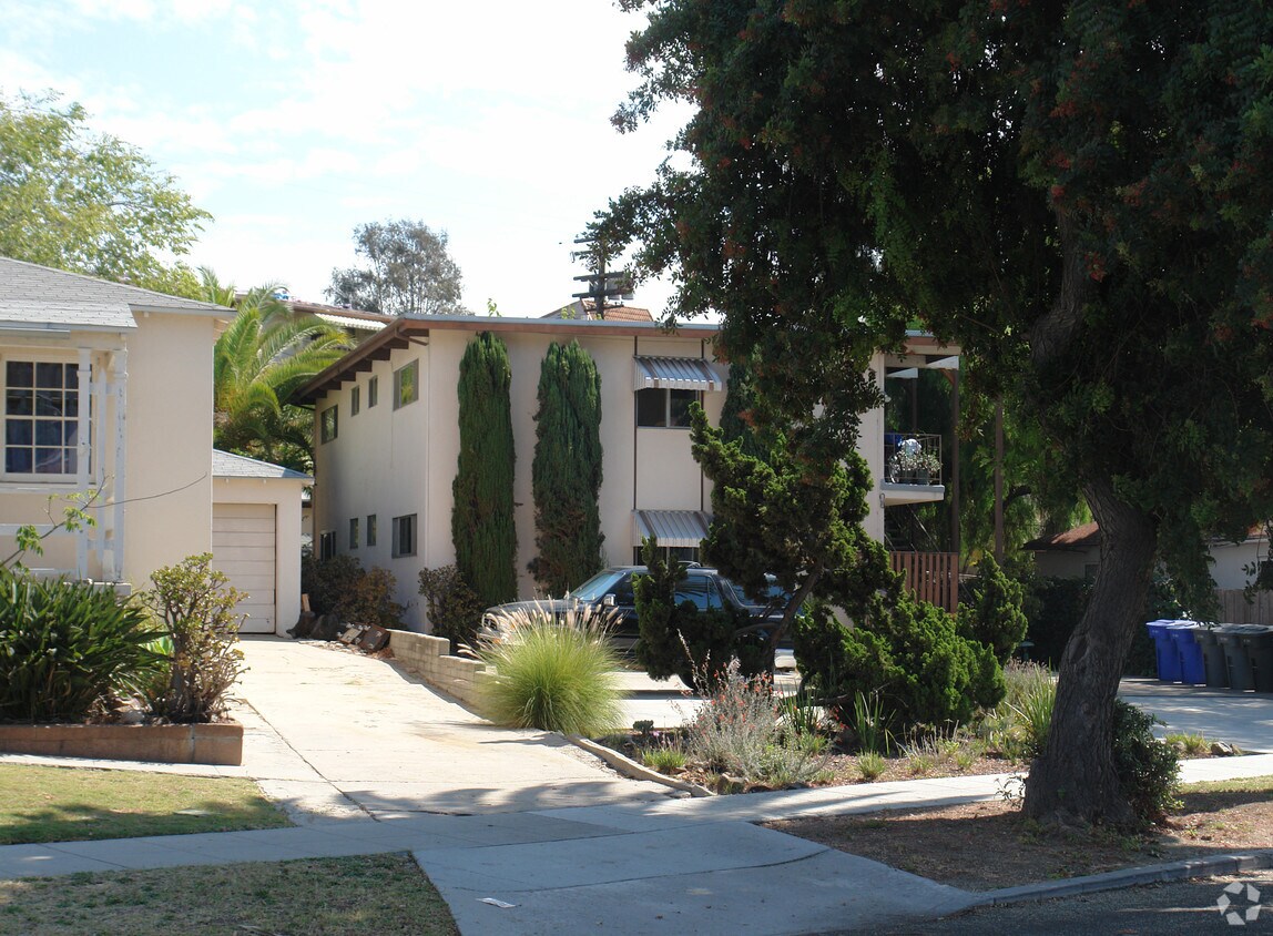 Building Photo - 4483 Palm Ave