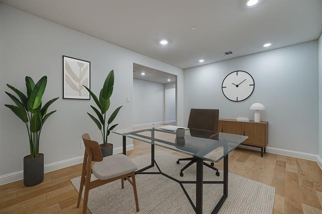 Building Photo - 7849 Bayside Dr