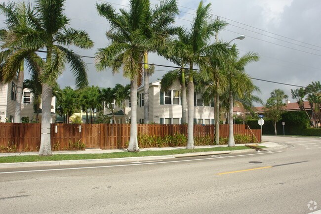 Building Photo - 3701-3705 S Olive Ave