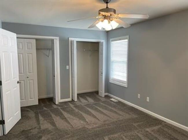 Building Photo - 3704 Sandstone Dr
