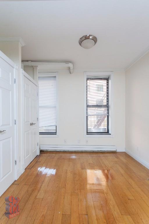 Foto del edificio - 279 E 10th St
