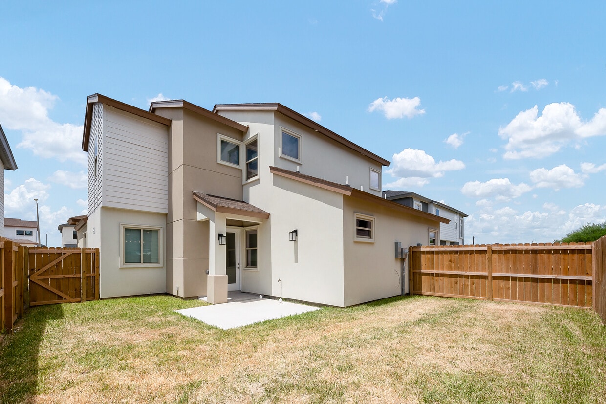 2042 Diamond Dr, Brownsville, TX 78526 House Rental in Brownsville