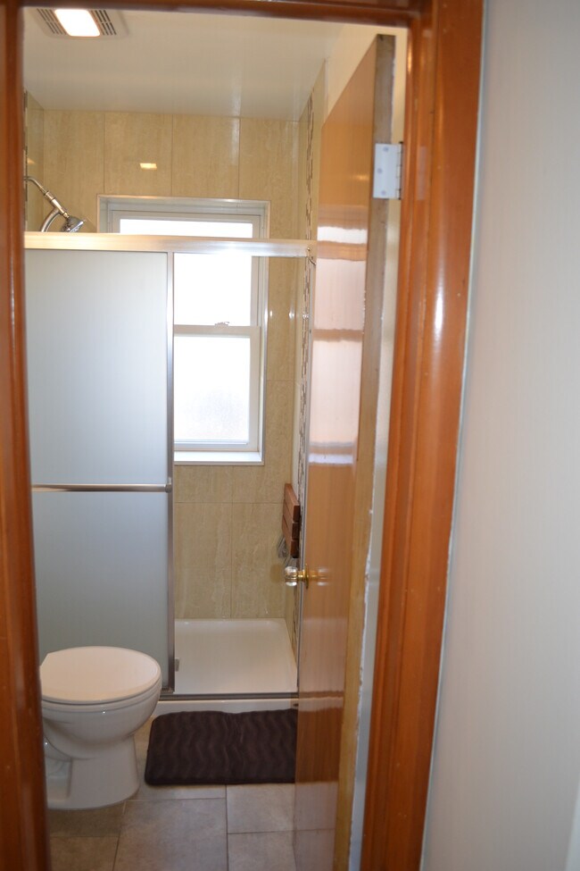 Foto del edificio - 4240 Oakton St