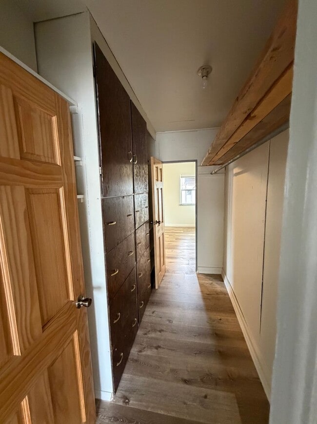 Building Photo - Freshly Renovated 2-Bedroom, 1-Bathroom Home with Fenced Yard