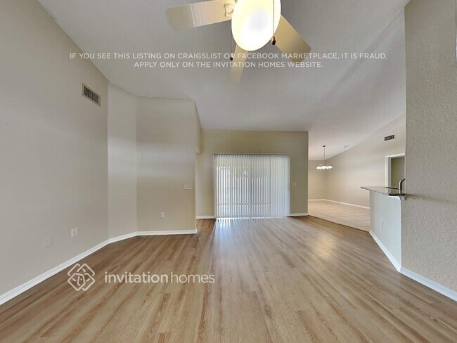 Foto del edificio - 819 Reflections Loop E