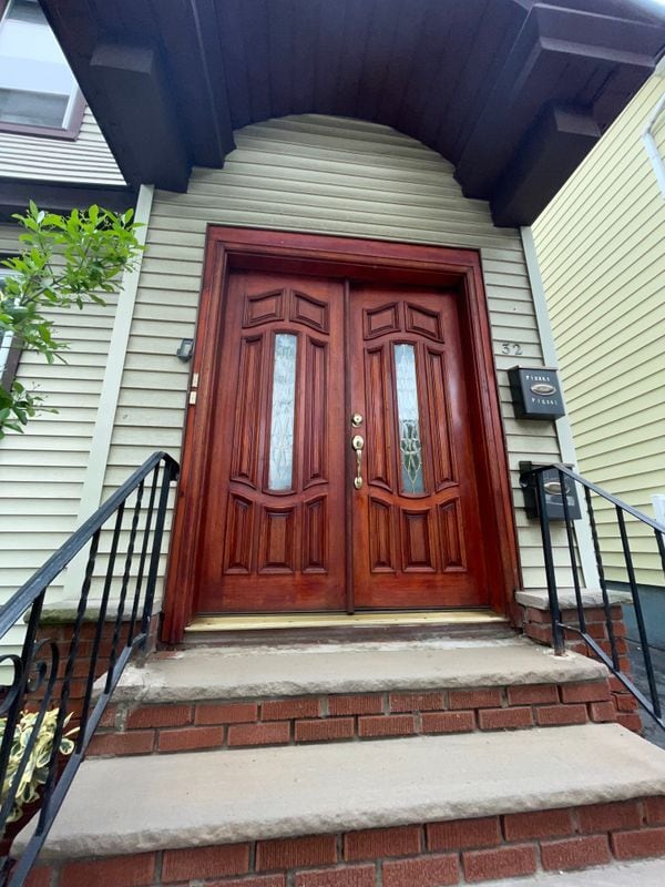 Primary Photo - 32 Underwood St