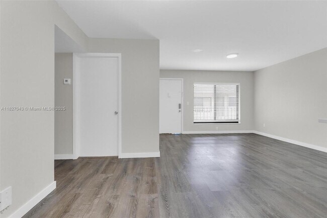 Foto del edificio - 15348 SW 72nd St